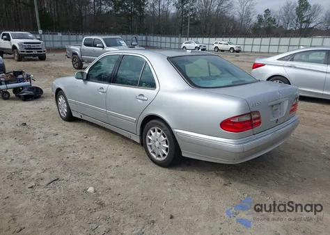 2000 Mercedes-Benz E 320 from USA, damaged, VIN WDBJF65J5YB147534